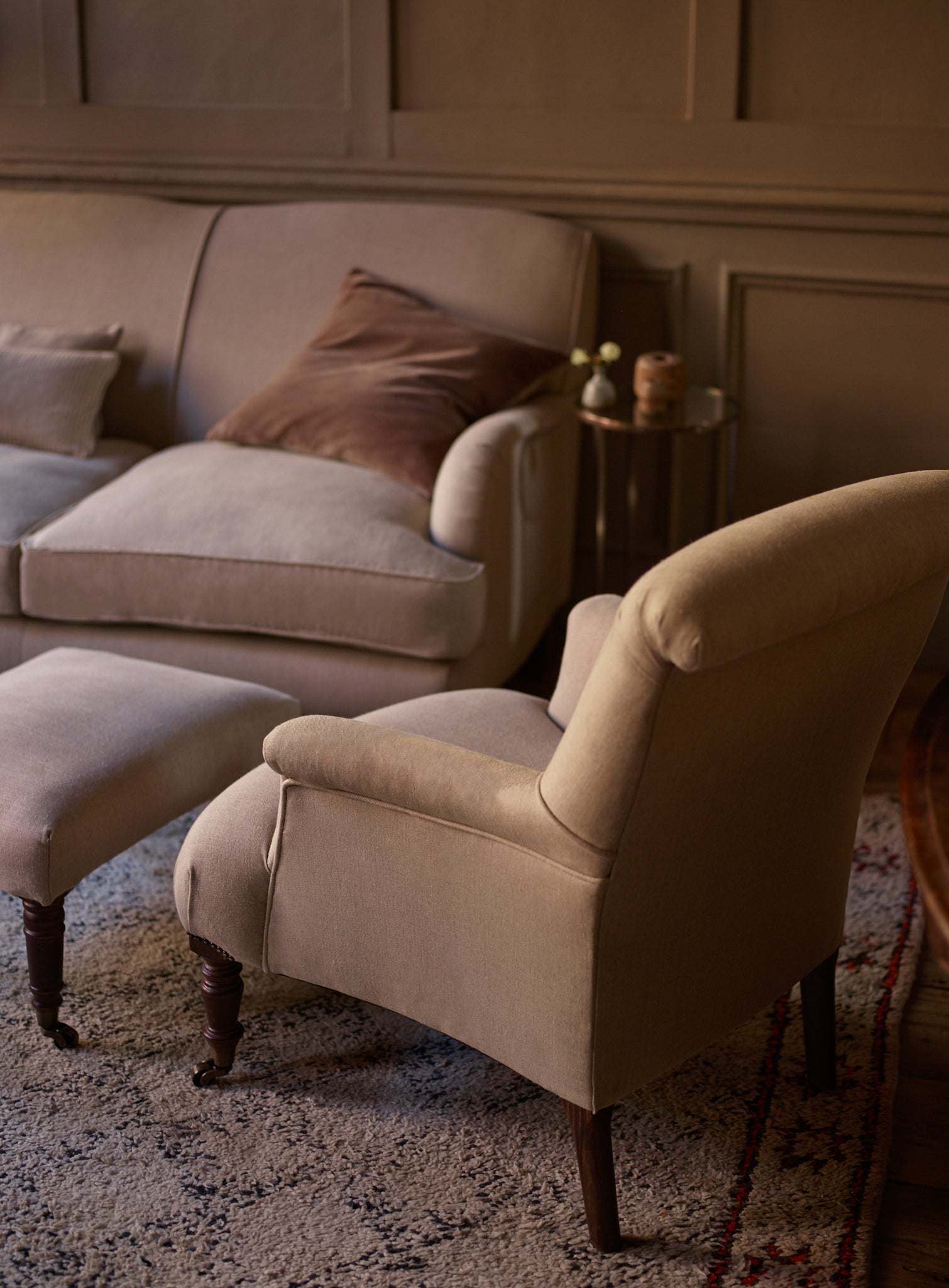 Finley Armchair, Grey Linen (Oak Legs)