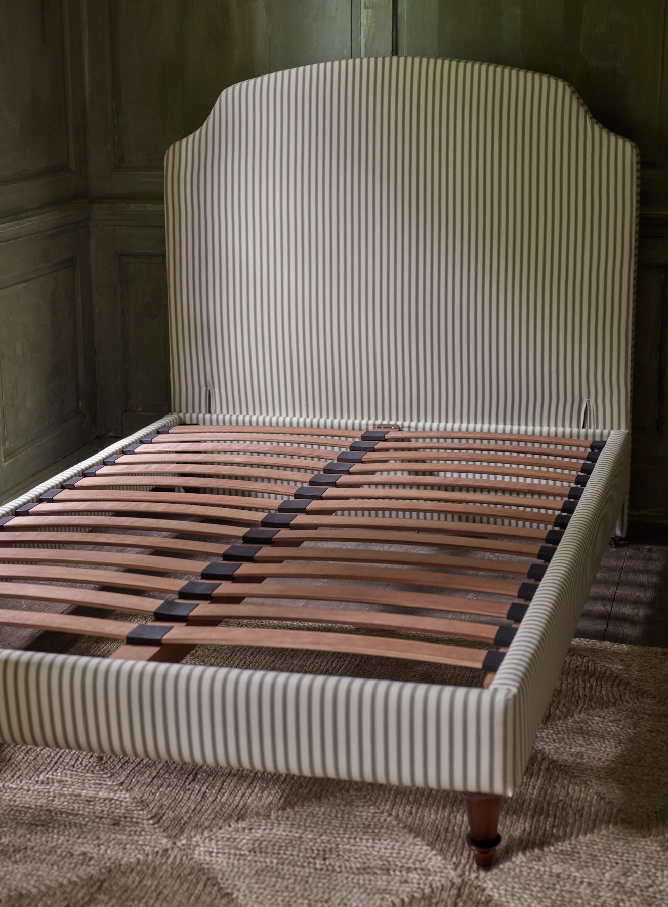 Sloane Bed, Sage Stripe