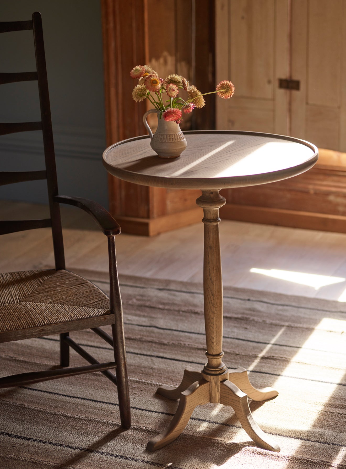 Stanton Oak Occasional Side Table – Pedestal Style Rowen Wren
