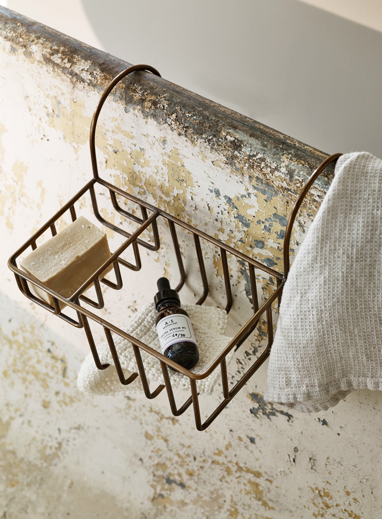 Bilton Bath Caddy | Metal Bath Caddy | Rowen & Wren