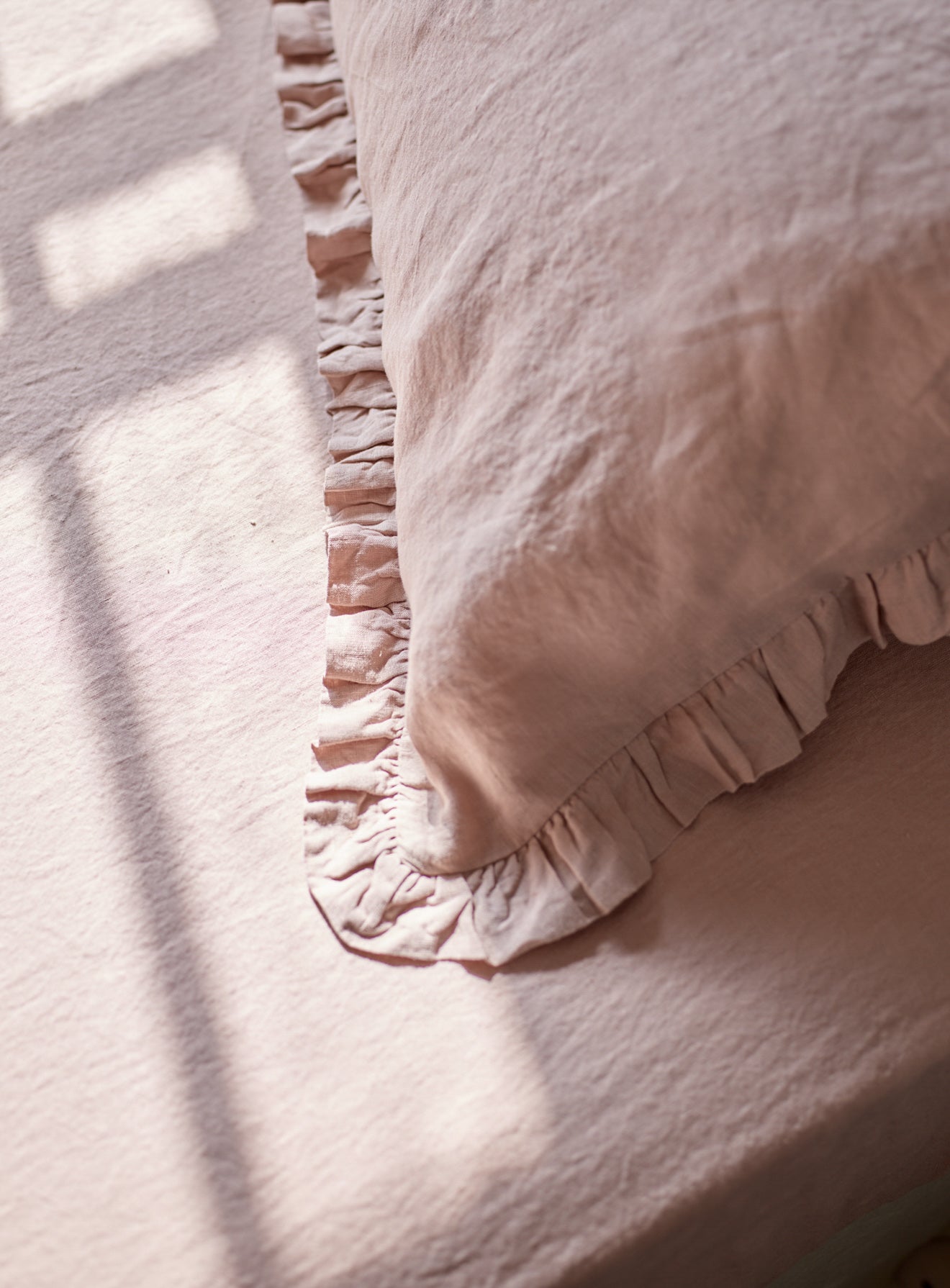 Frilled Linen Pillowcase, Ash Pink