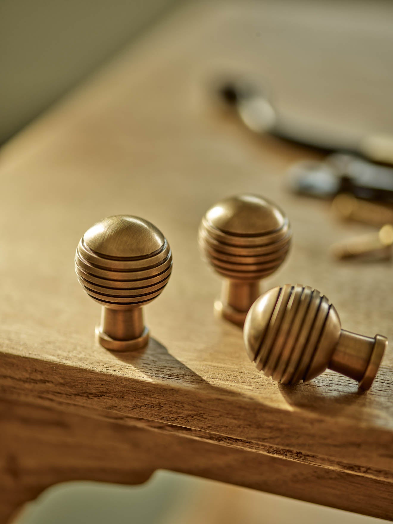 Grove Grooved Rounded Knob, Antique Brass