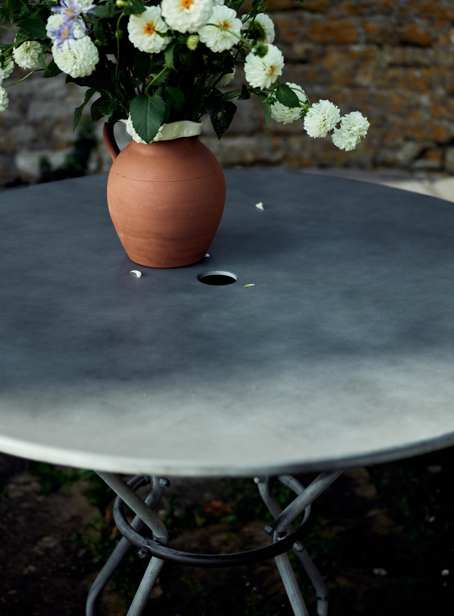 Ludlow Garden Table, Round