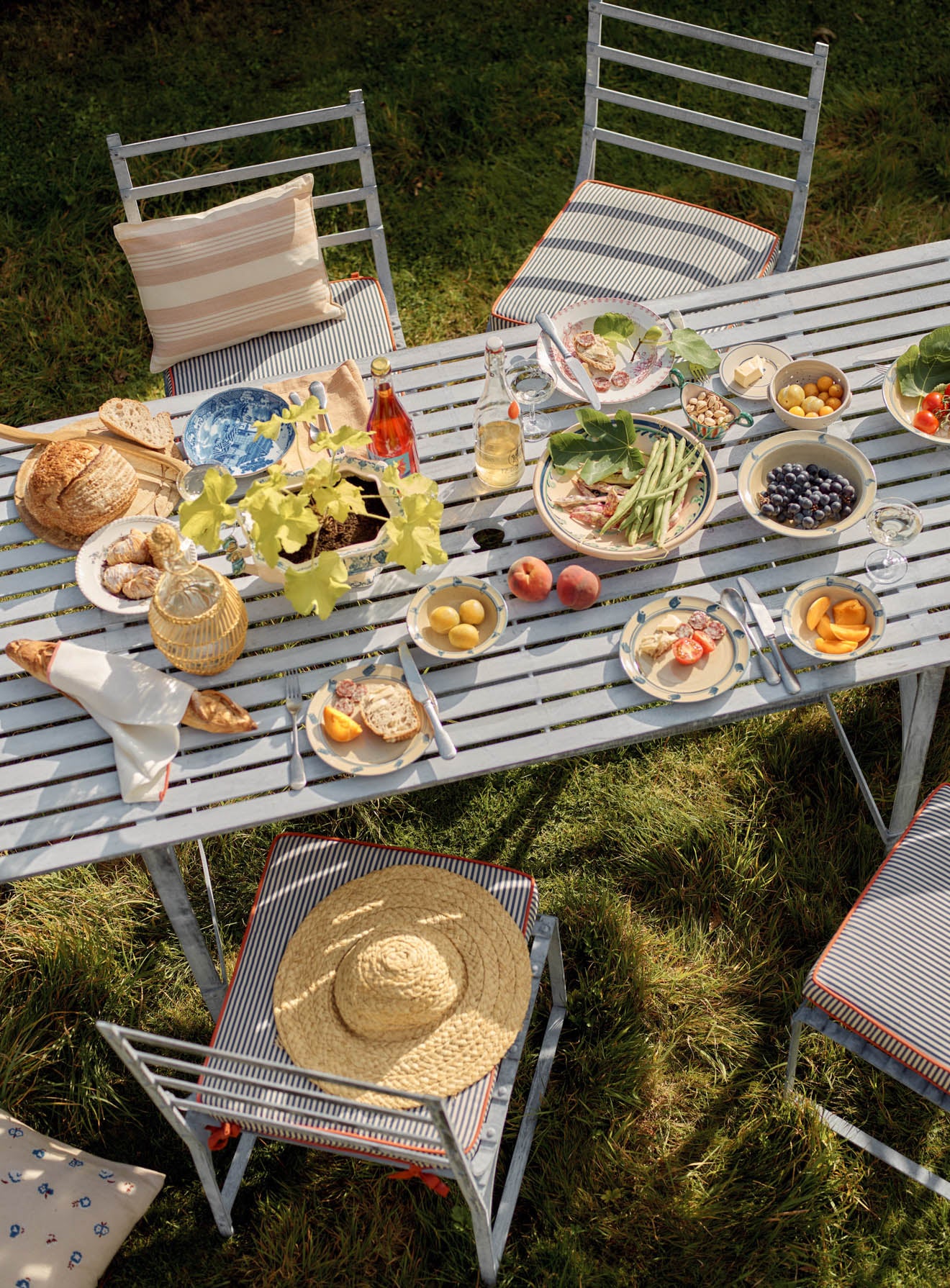 Sudbury Garden Dining Table