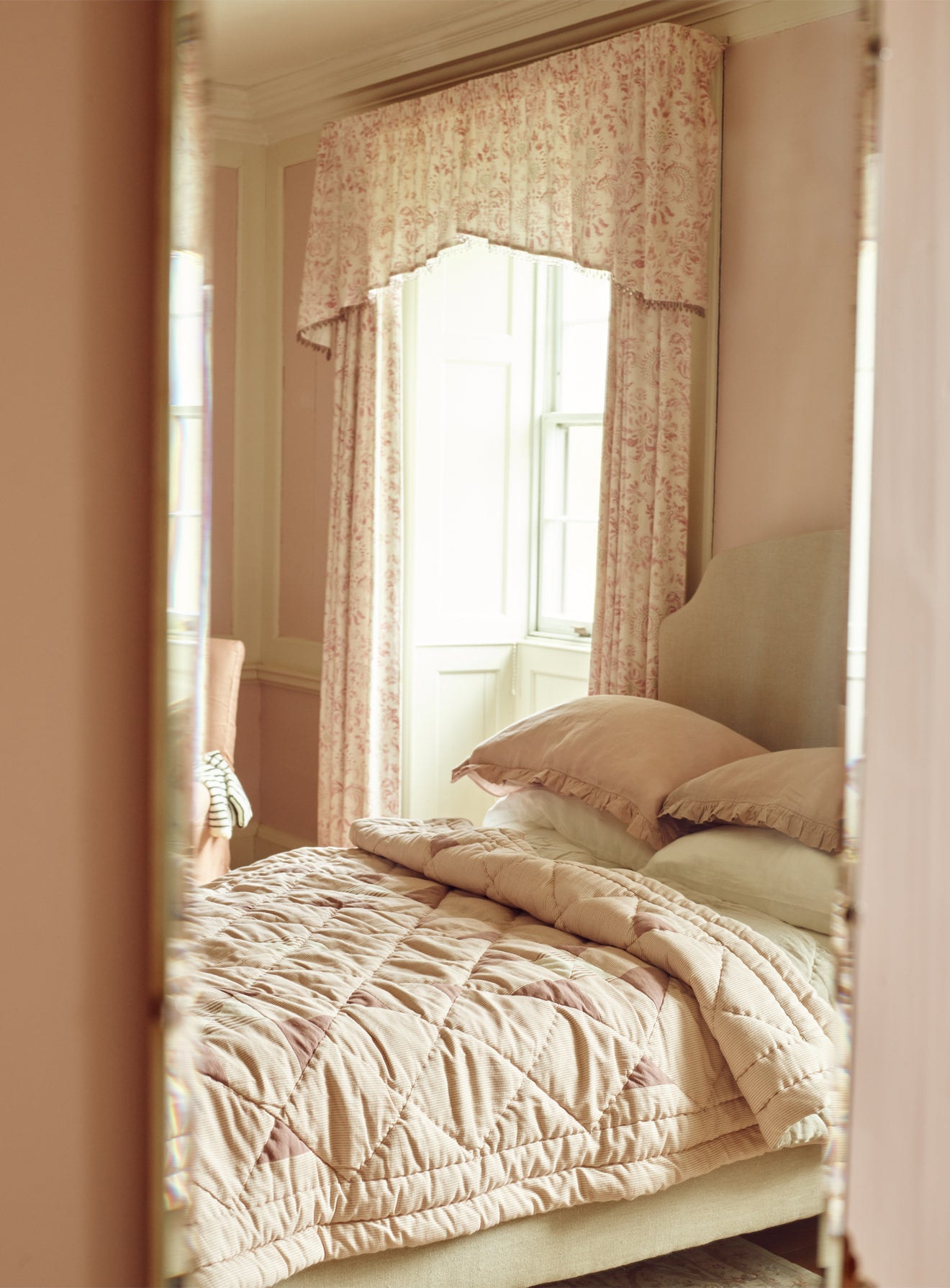 Sloane Bed, Moss Wool