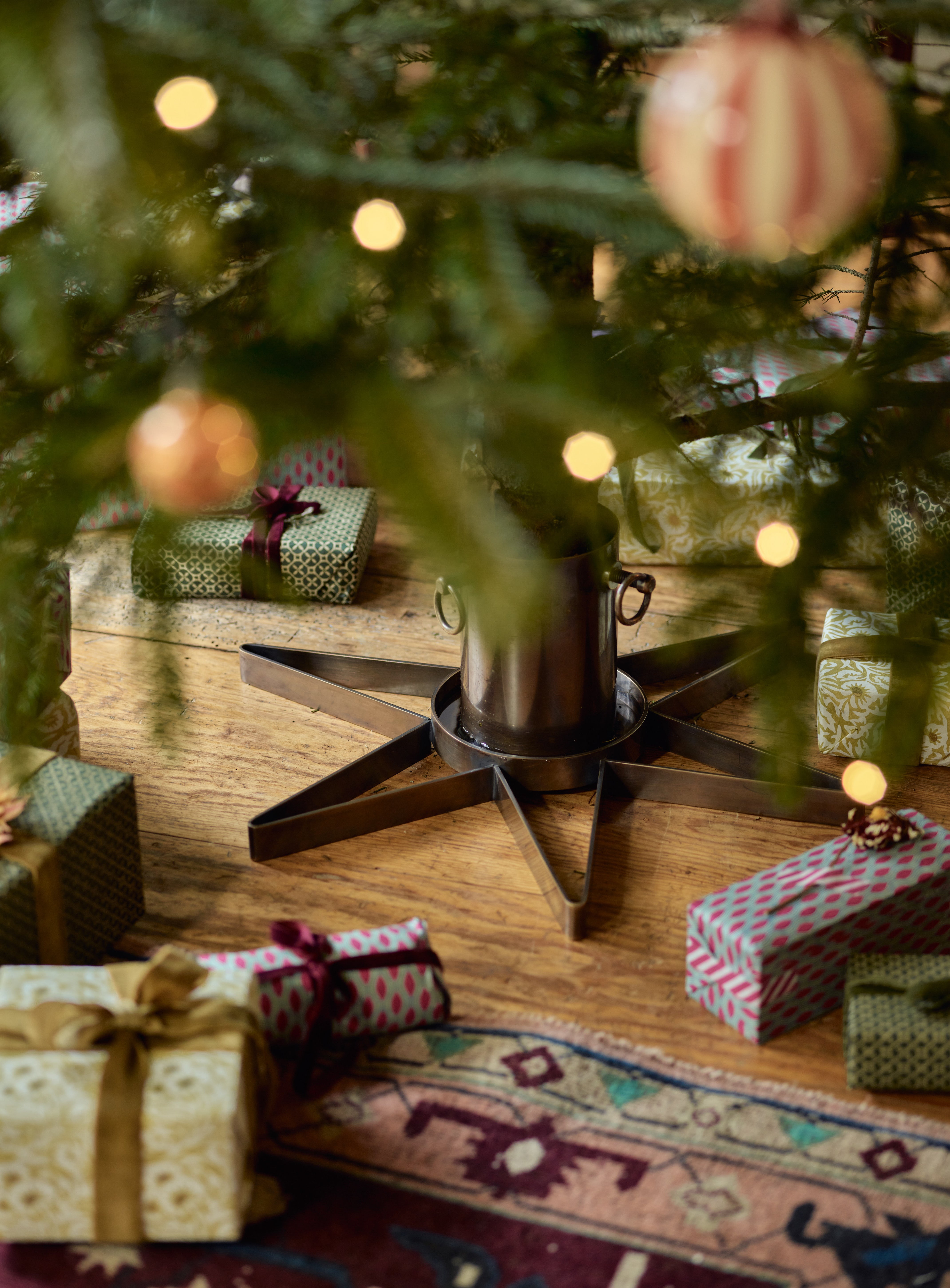 Libra Christmas Tree Stand