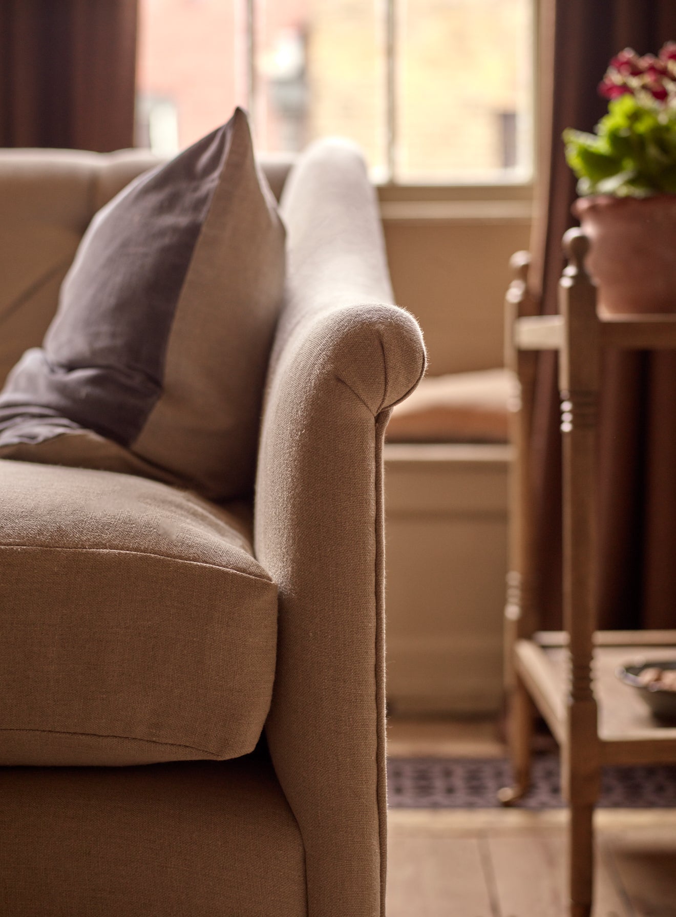 Elbert Sofa, Rust Linen