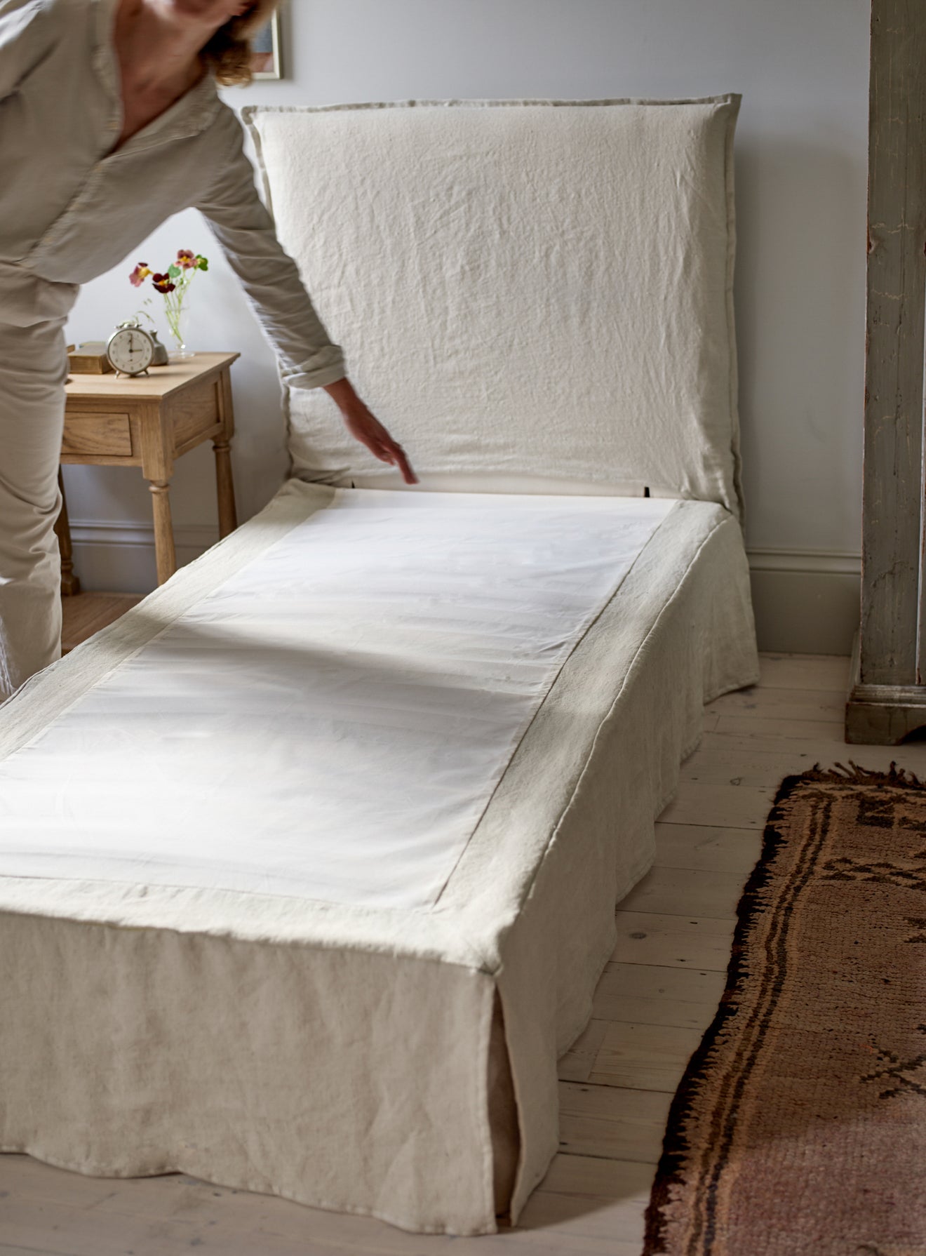 Mila Bed, Parchment Cotton
