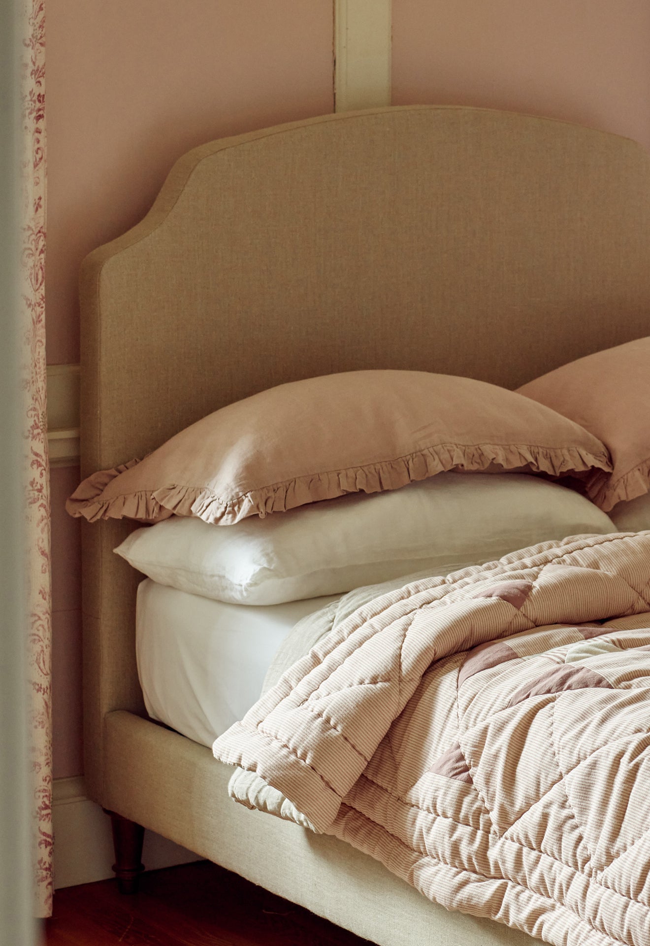 Frilled Linen Pillowcase, Ash Pink