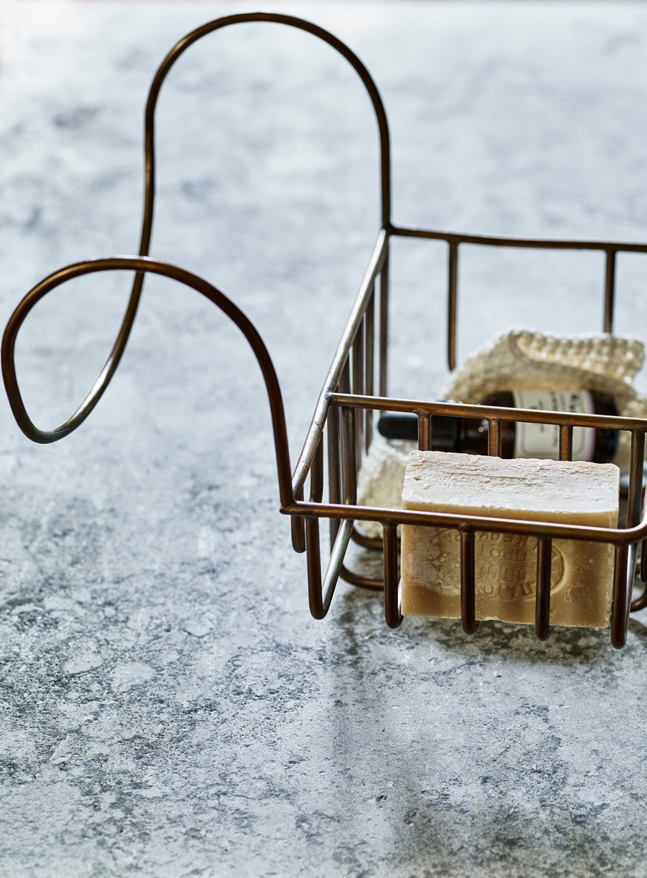 Bilton Bath Caddy | Metal Bath Caddy | Rowen & Wren