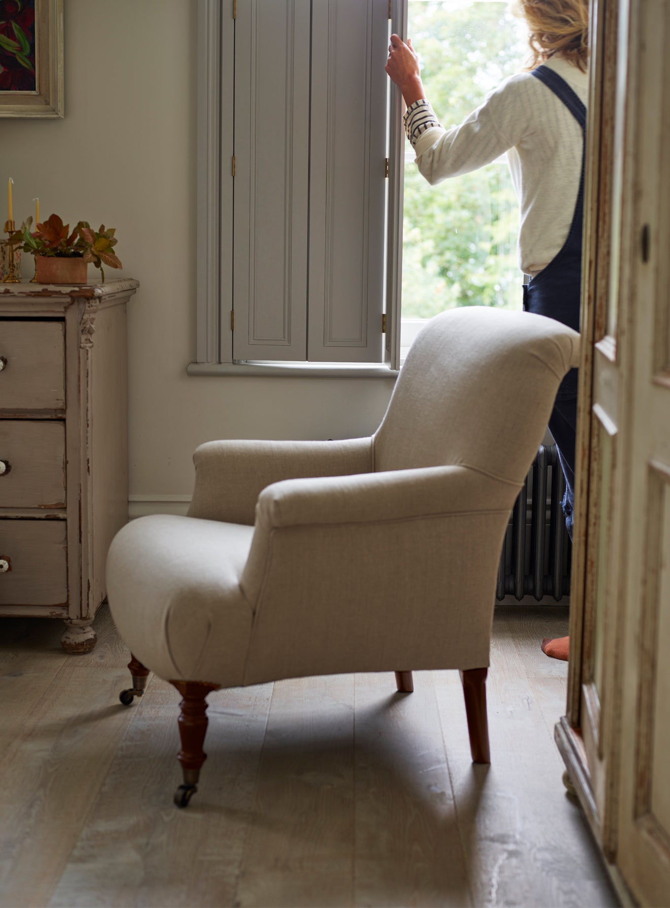 Finley Armchair, Natural Linen