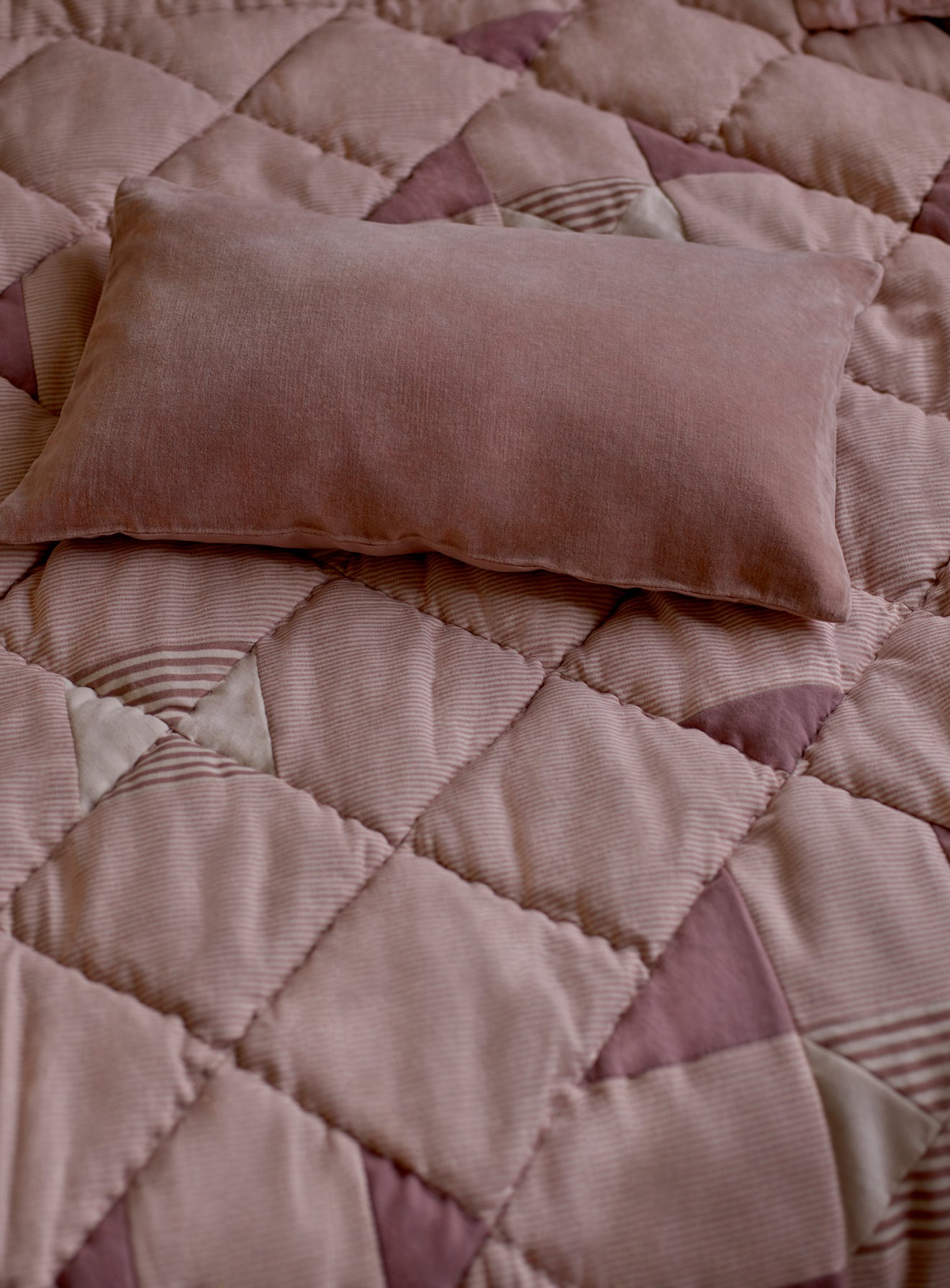 Lillie Cotton Patchwork Quilt, Blush Pink