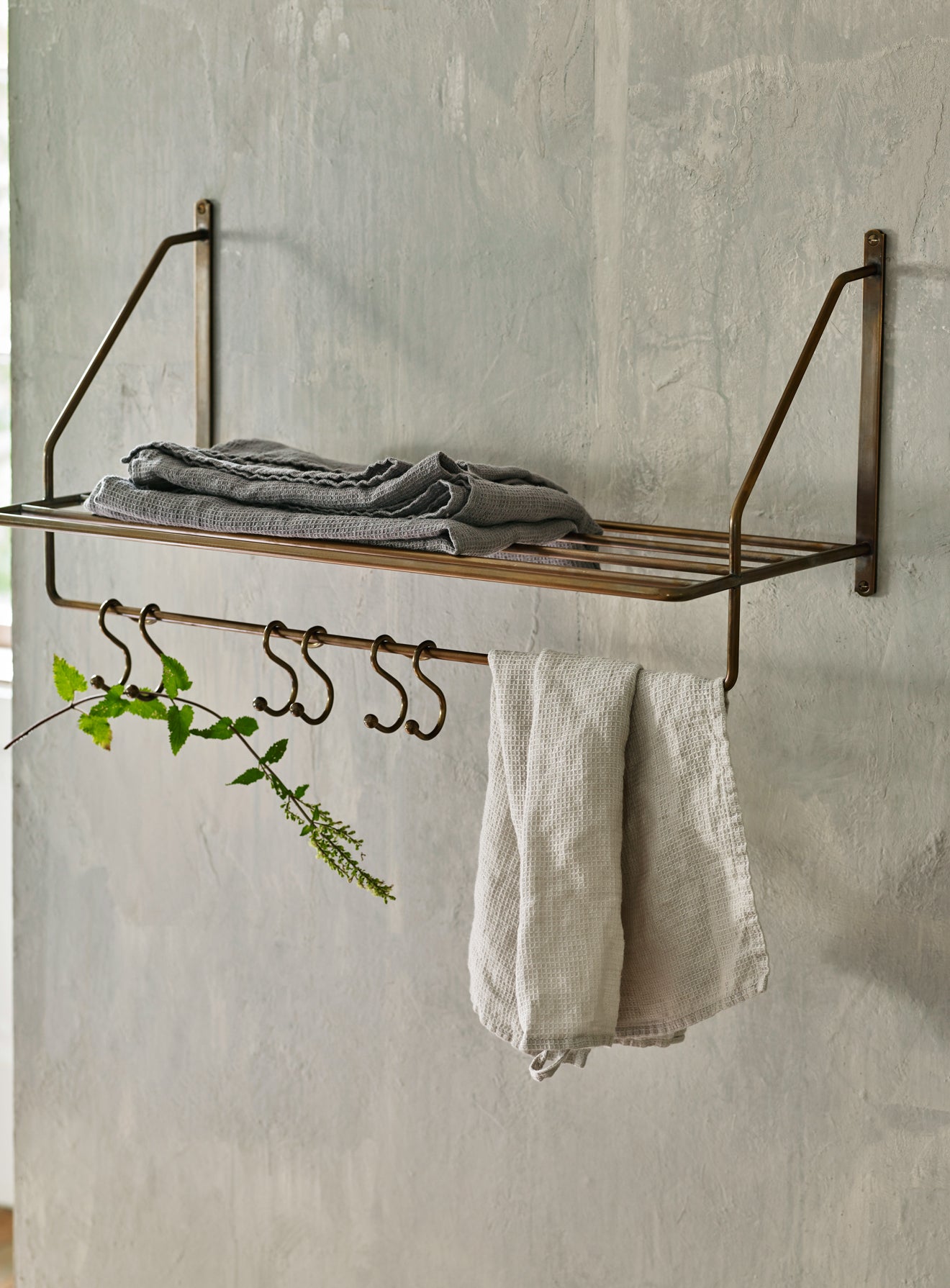 Bilton Towel Rack Antique Brass